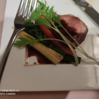 お肉とソース！ばあちゃん達の分は事前に切ってもらいました。