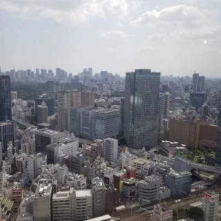 高層階の会場でガラスばりなので、都内景色を一望できます。