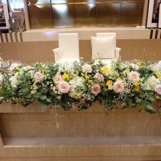 新郎新婦の席の装花