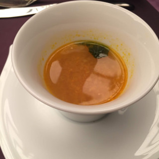 スープはベーコンと三重県産三つ葉のスープ