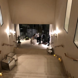 披露宴に向かう階段。節約の為、飾りのお願いはしませんでした