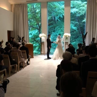 会場内にある室内挙式スペース