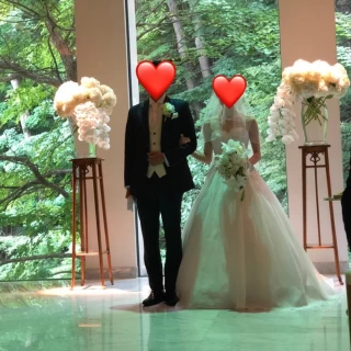 後ろの緑と自然光が綺麗です。壁に映像を流すことも可能