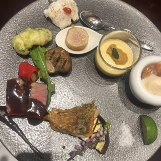自慢のお料理だそう。
お魚は美味しかったです。