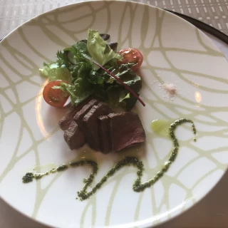 和洋折衷の肉料理