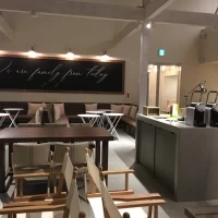 キャンプ会場専用の控室