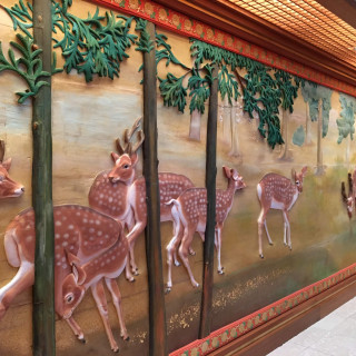 大巳殿の途中経路の壁、木彫りの鹿