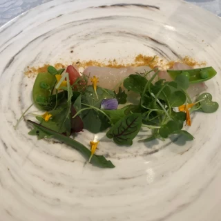 鮮魚のカルパッチョ
（追加金払うと燻製演出）