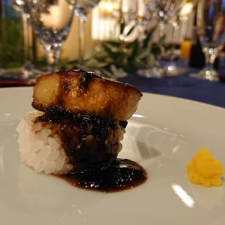 フォアグラのお寿司風です。めっちゃ美味しかったです！