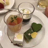 最後にデザートビュッフェとウェディングケーキを堪能