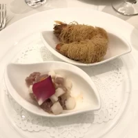 まぐろと山芋の冷菜とエビのフリット