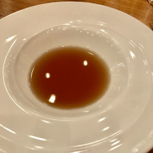 ブイオン、野菜、薬膳などたくさんの素材を使って作られたスープ|539870さんのCROSS TOKYO（赤坂）の写真(830045)