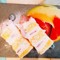 ウェディングケーキ。フルーツも甘くてフレッシュ