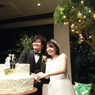 ケーキ入刀 1人1000円のウェディングケーキ