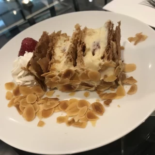 マキシムドパリのミルフィーユを再現されたそうです。