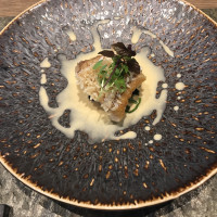 お魚メイン料理の鯛の鱗焼き