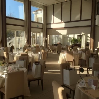 会場