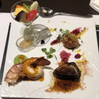 試食です。食材の説明をしてくださいました