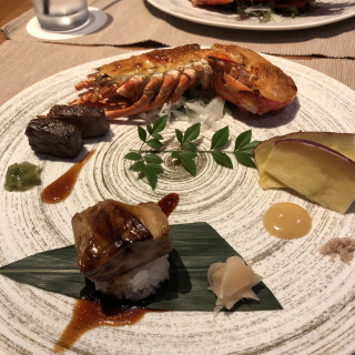 オマール海老
フォアグラ寿司
お肉