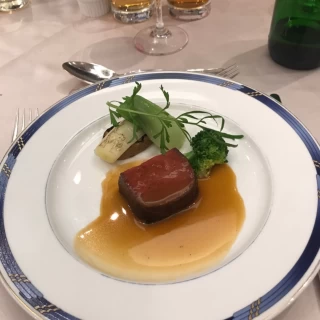 メイン