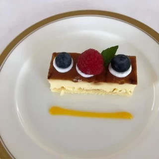 コースのデザートです。