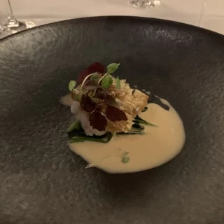 お魚。皮がぱりぱりで食感がよい。