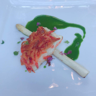 桜海老をまとった真鯛のポワレ
バジル風味のアサリのソース