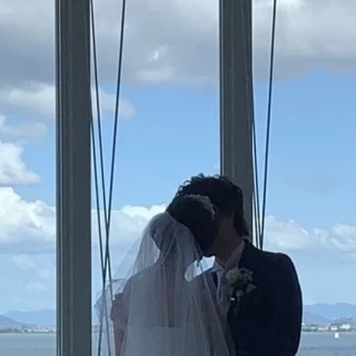 琵琶湖を望む開放的なチャペル