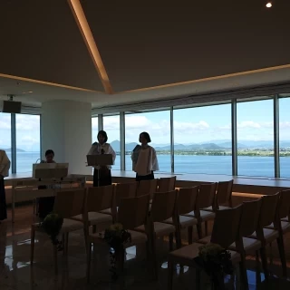 琵琶湖と聖歌隊の皆さん