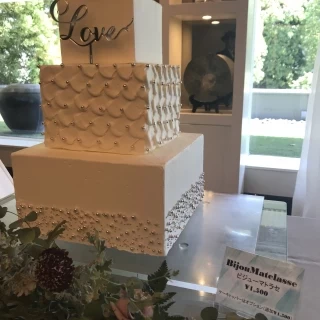 ウェディングフェアの時展示してたケーキです。