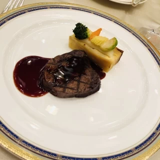 コース料理の一部です。