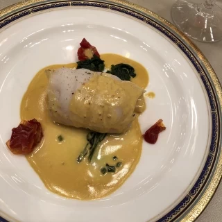 コース料理の一部です。