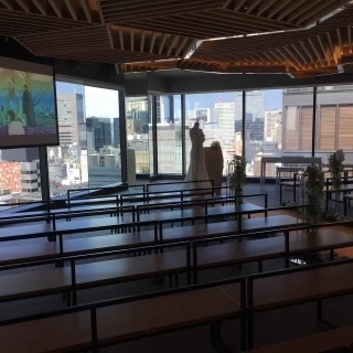 ガラス張りの挙式会場
