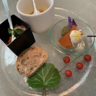 ウエルカムドリンクと一緒に出していただけるお料理