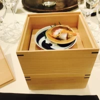 1番最初にこのお料理がテーブルに置いてありました。