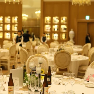 入場前の披露宴会場の様子。