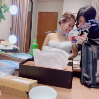大きい化粧鏡にライトがたくさんついていて、明るかったです！