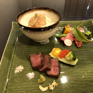 お箸で食べるフレンチです。
とても美味しかったです。