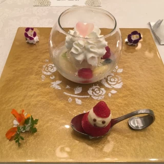 ちょうどいい甘さで美味しかったです。苺のキャラクターも可愛い