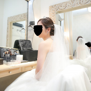 ブライズルームは狭いです。すぐ横で新郎が待っています。|541841さんの小さな結婚式 横浜店の写真(846265)