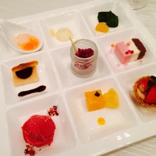 デザート盛り合わせ。