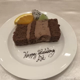 サプライズケーキ