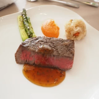 国産牛ステーキ
焼き加減も聞いてくれるそう！