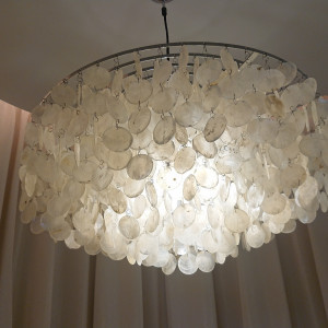 琵琶湖の貝殻で作られた照明|541971さんのびわ湖大津プリンスホテルの写真(851063)