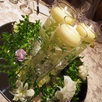 テーブル装花はキャンドルで華やかに