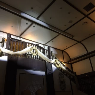 高砂上の階段　お色直しここから登場していました