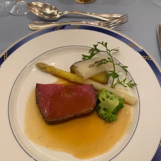 メイン