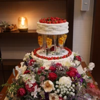あまり見ないスタイルのケーキにしました♡
