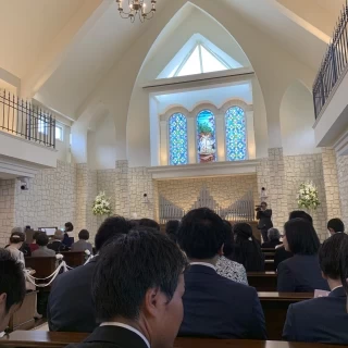 白ベースの挙式会場です。