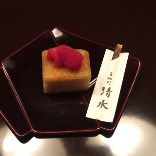 名物芋羊羹だそうです。
スイートポテトのようで、絶品です。